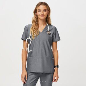Casma Three-Pocket Scrub Top